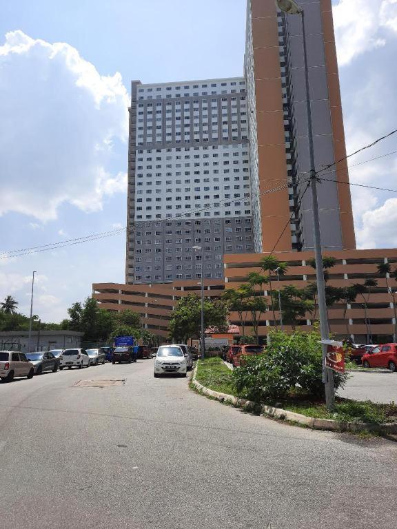 1201 Apartment Ladang Tok Pelam Tepipantaibatuburuk Kuala Terengganu Exterior photo